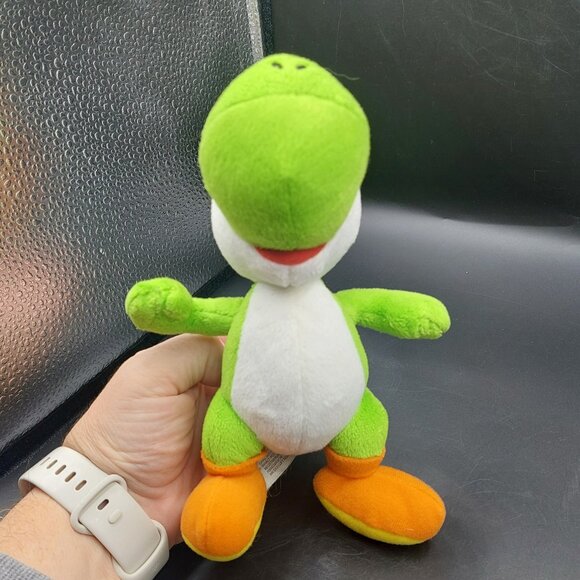2019 Yoshi World of Nintendo Super Mario Bros Green 8" Plush Stuffed Toy - Picture 5 of 7